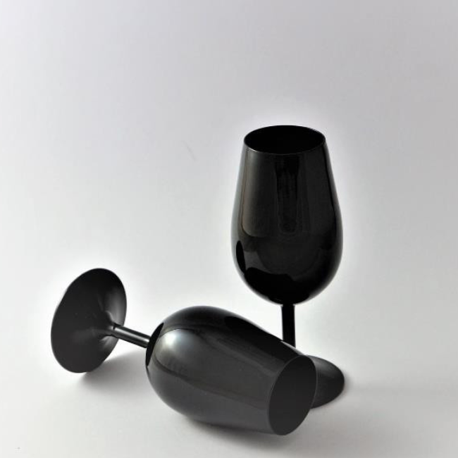 2 blind tasting glasses